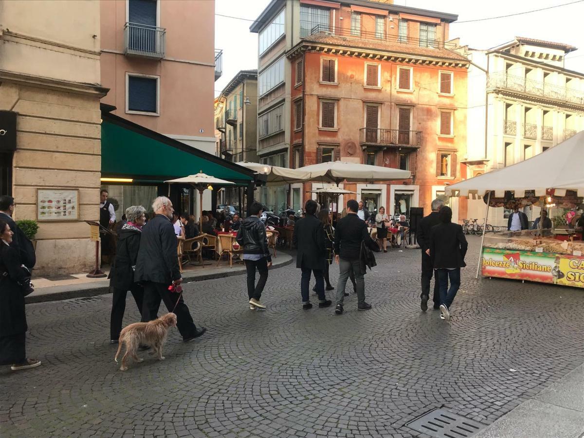 Via Roma 12 Verona Eksteriør billede